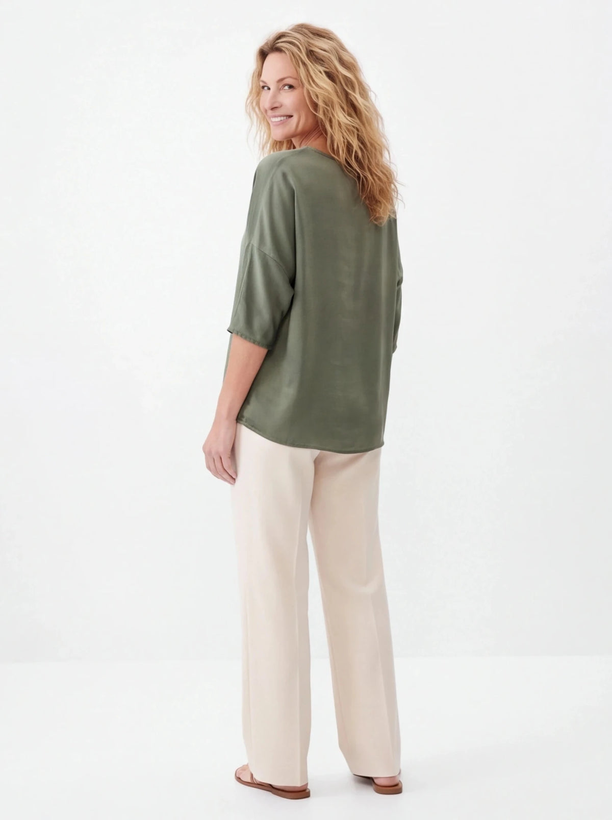 Blusa satinada verde caqui - La Flamencona Accesorios