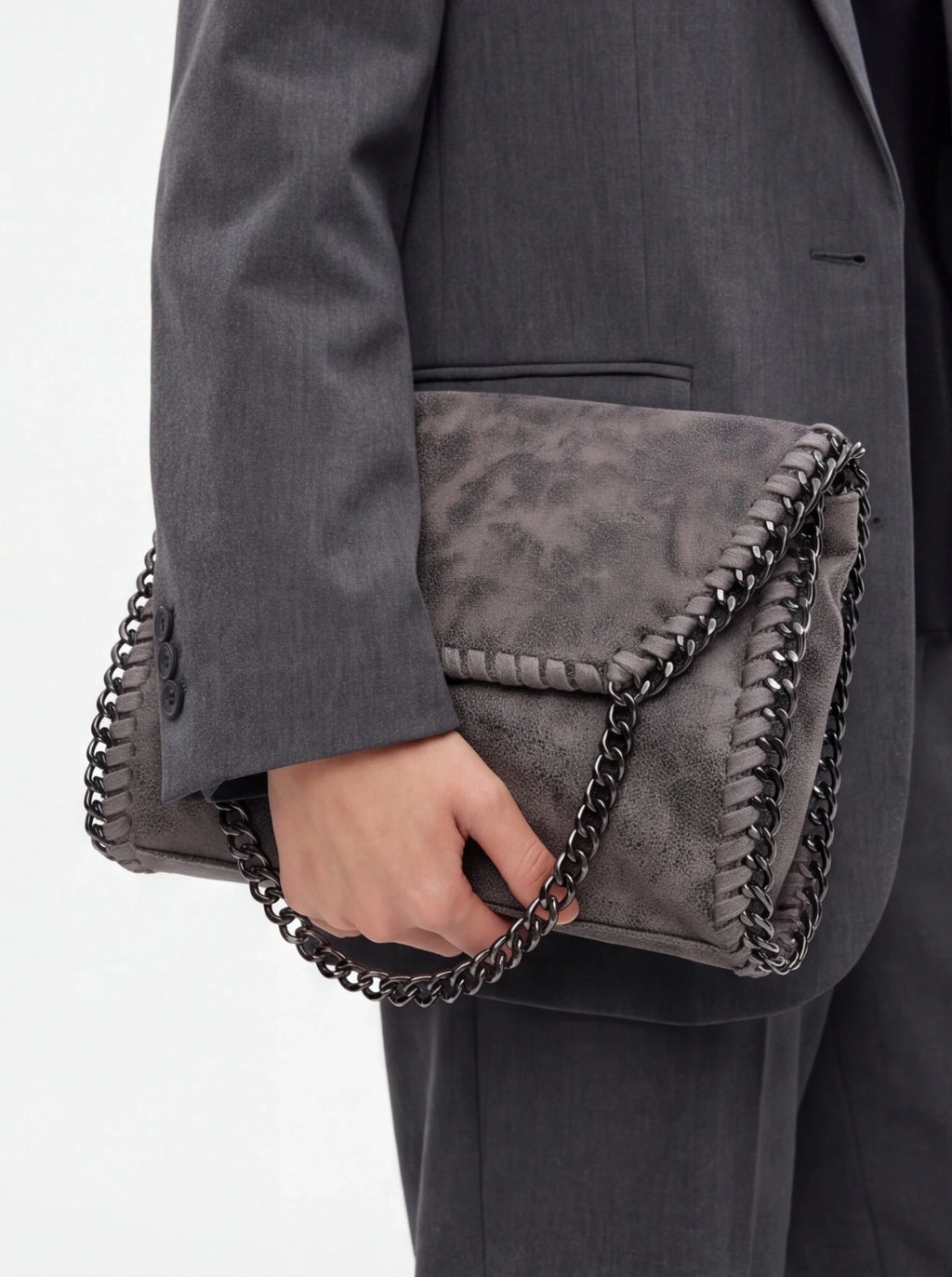 Bolso Gris con Cadena - La Flamencona Accesorios