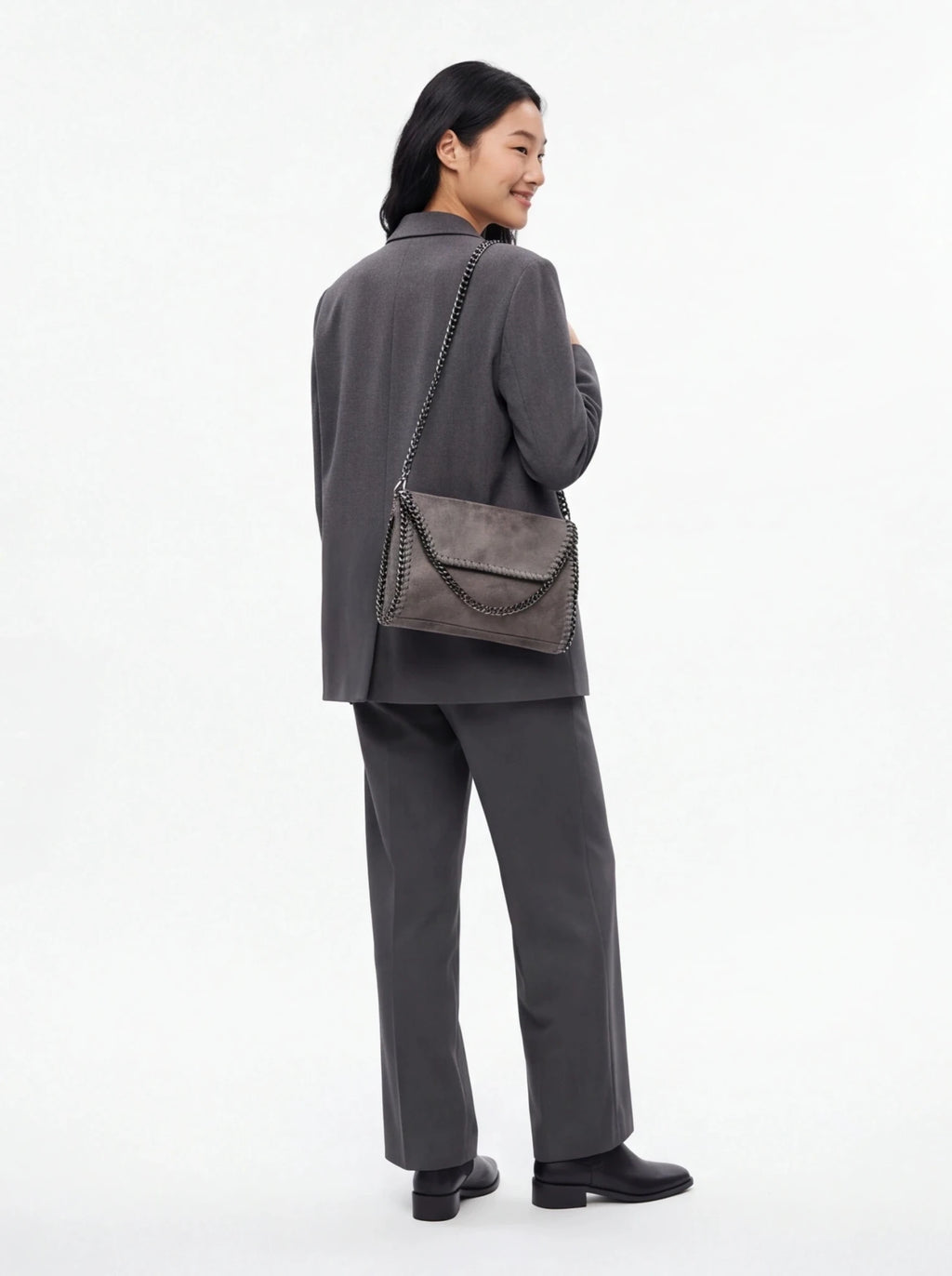 Bolso Gris con Cadena - La Flamencona Accesorios