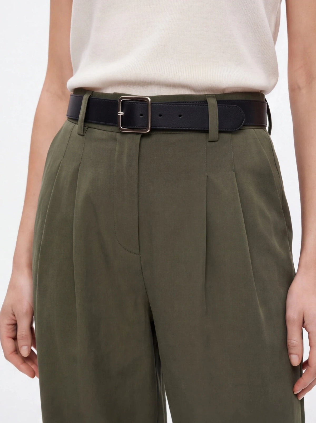Pantalón pinzas fluido verde caqui - La Flamencona Accesorios