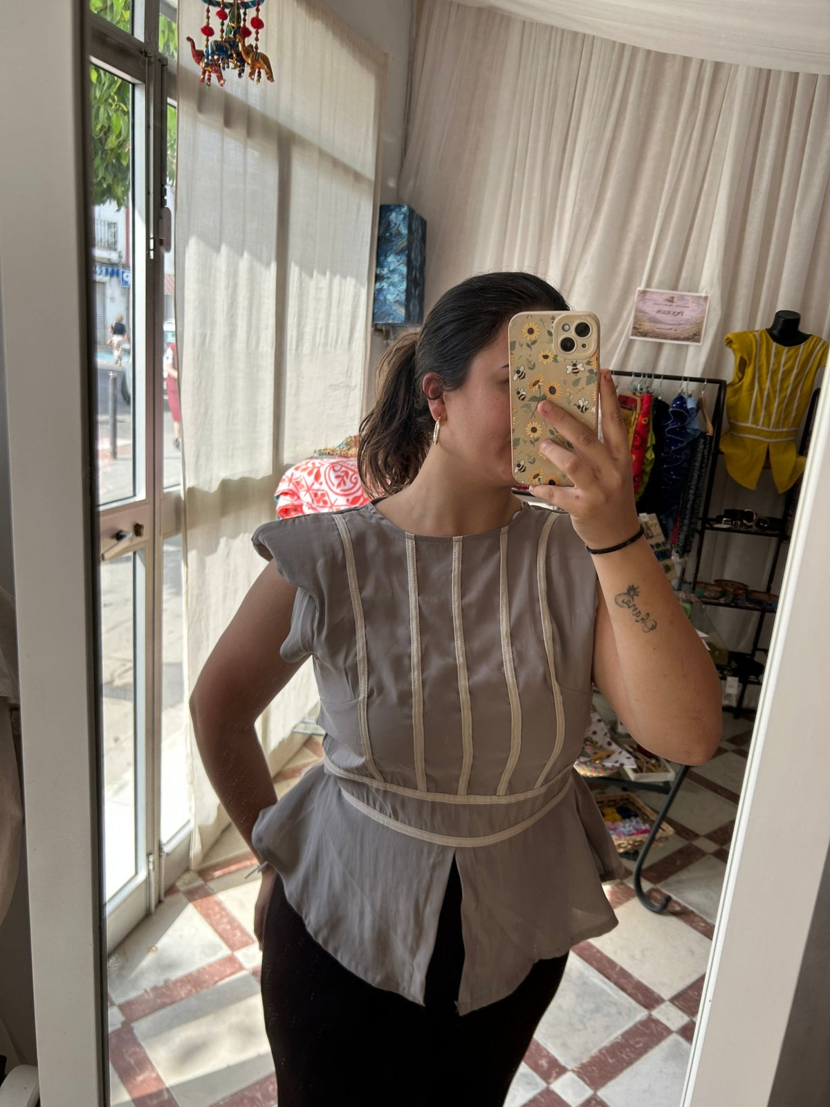 Top con hombreras talla única XS a XL - La Flamencona Accesorios